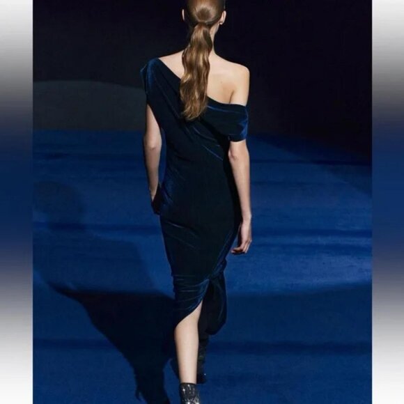 ZARA VELVET MIDI DRESS ZW COLLECTION - Picture 3 of 9